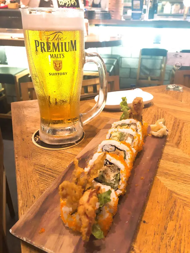 軟殼蟹牛油果壽司卷