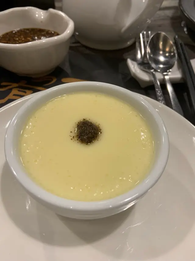 招牌黑松露蒸蛋