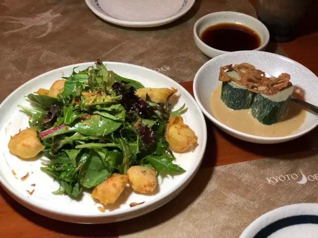 素蝦沙津、菠菜沙津配日式芝麻醬