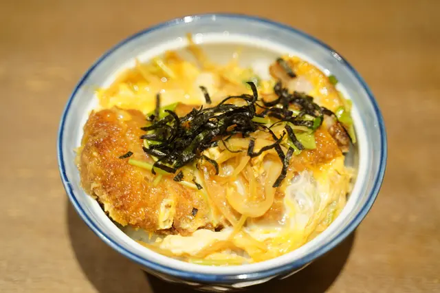 吉列黑毛豬扒蛋飯