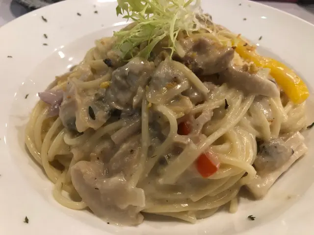 白汁香蒜蜆肉意粉