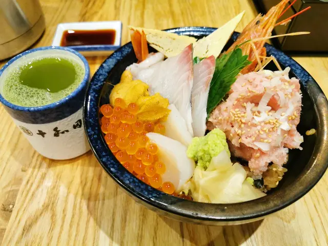海鮮丼