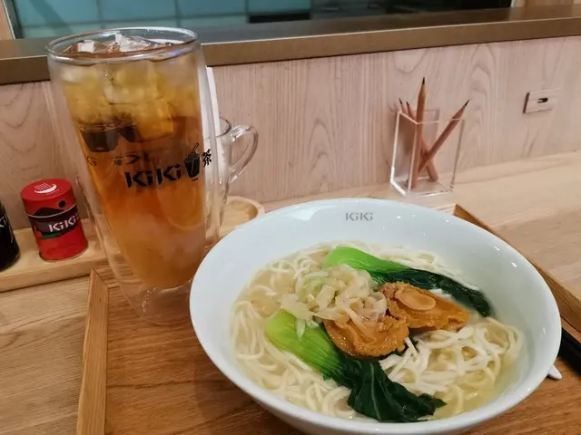 鮑魚花膠濃湯雞灌麵