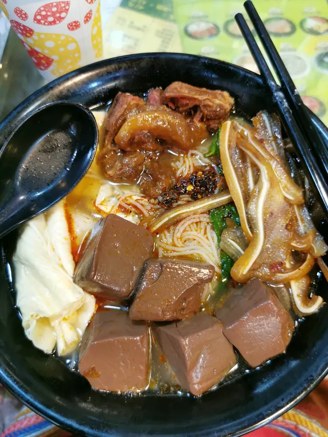 四餸車仔麵