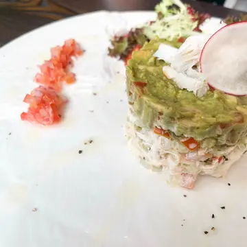 牛油果蟹肉沙律