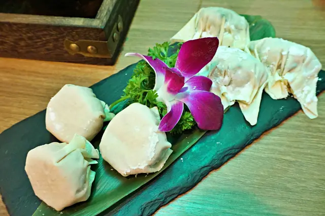 【雙拼】鮮蝦雲吞+至尊水餃皇