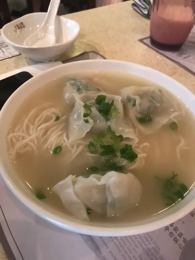 菜肉餛飩湯麵（4只）