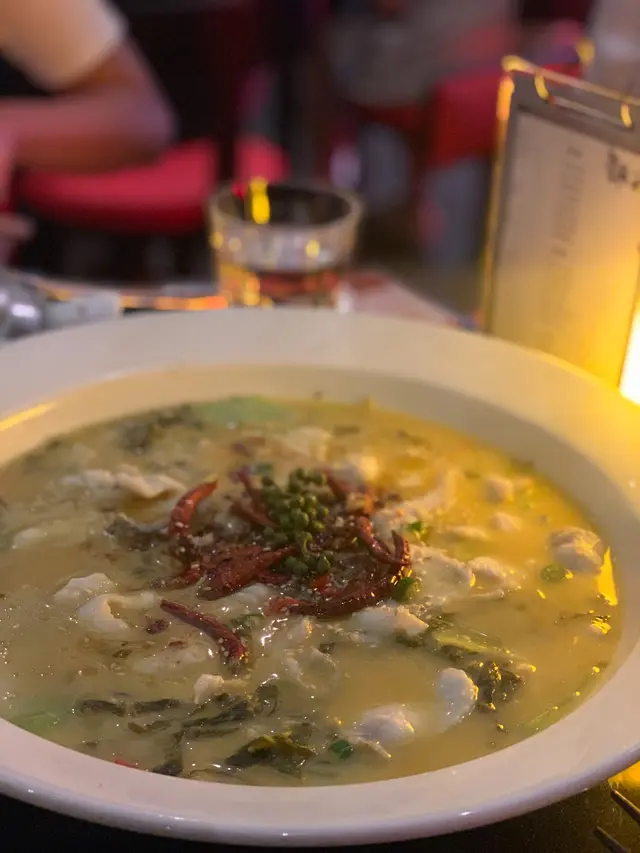 人見人愛酸菜魚