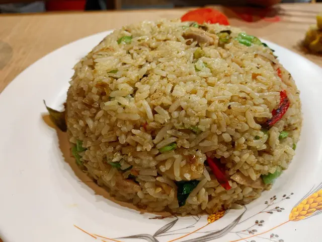 綠咖喱炒飯配雞