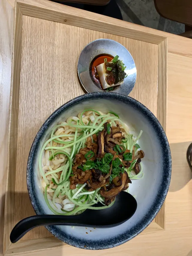 宜蘭香酥雜菌魯肉撈麵