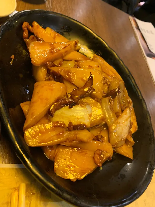 年糕既柔靭度煮得好好，我叫咗廚房少油少鹽，喜出望外地估唔到個年糕係咁好味