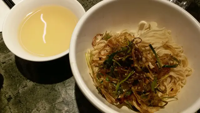 蔥油乾撈拉麵