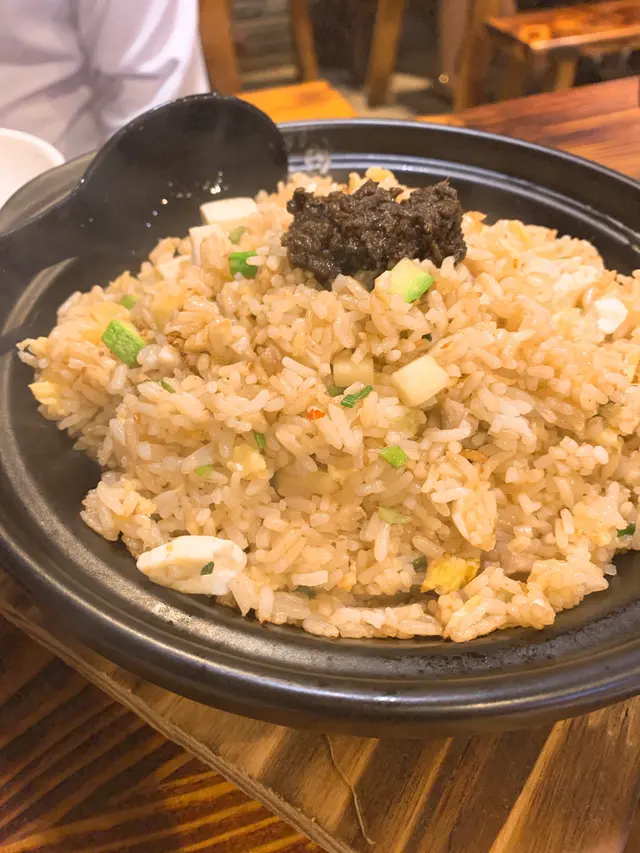 黑松露咸蛋啫煲飯