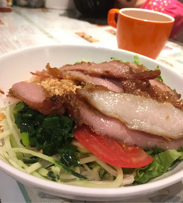 烤豬頸肉撈檬