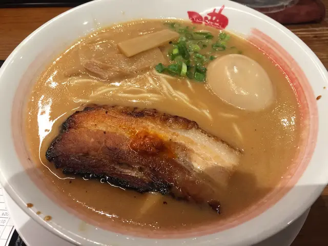 濃厚豬骨炙燒豚肉玉子拉麵