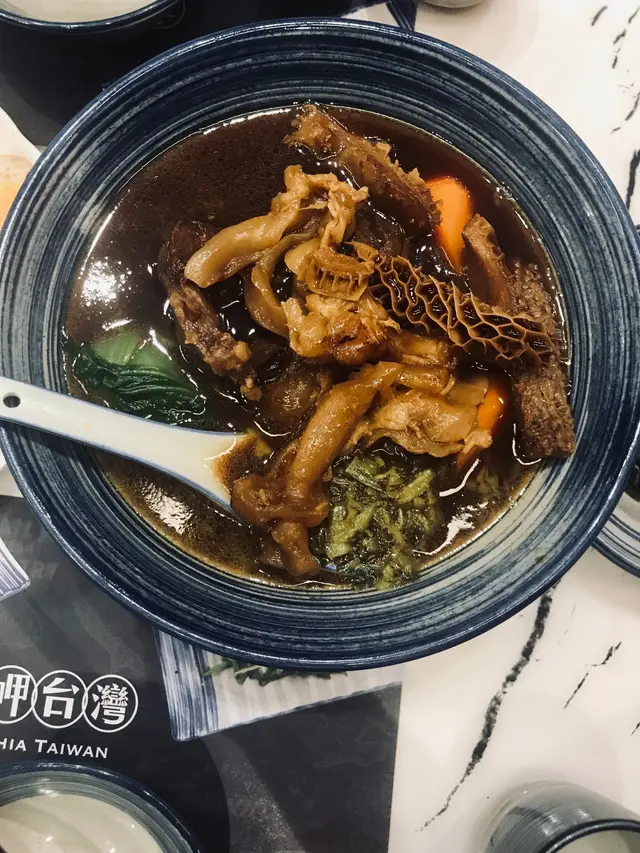 大呷紅燒滿漢三寶牛肉麵