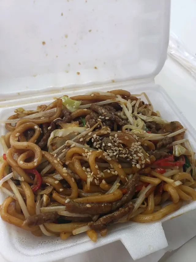 xo醬炒牛柳絲烏冬