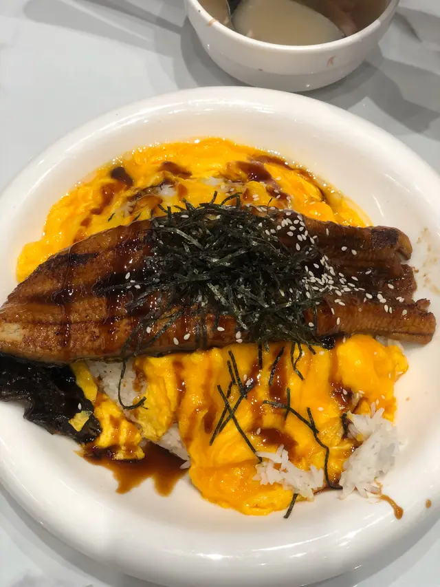滑蛋鰻魚飯