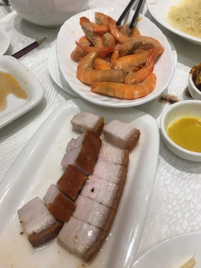清酒浸海蝦丶脆皮燒腩仔