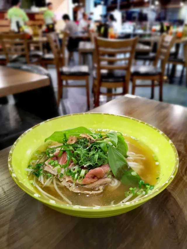 招牌生牛肉湯河粉