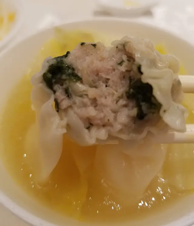砂鍋雲吞雞1/4隻 (六碗)