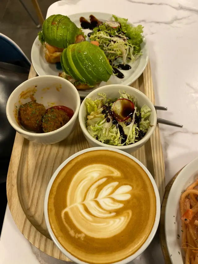 虎蝦煎得好靚，賣相好好，未到一般