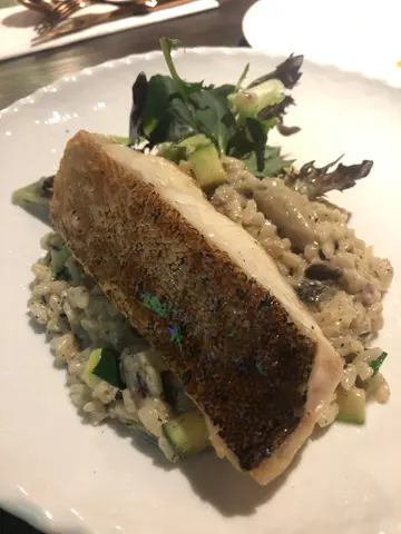 黑松露牛肝菌意大利飯配海鱸魚