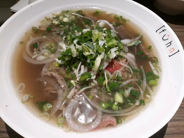 生牛肉牛腩金邊粉