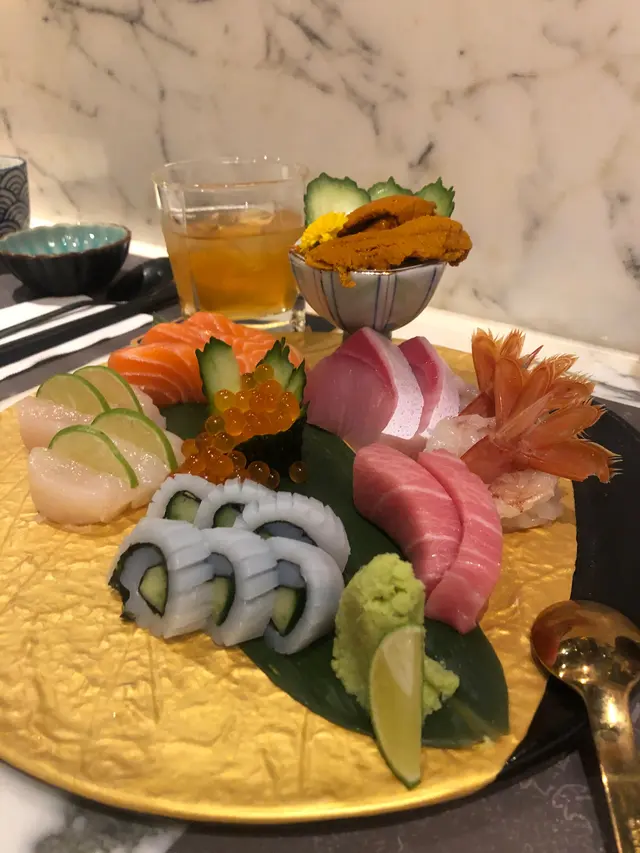 剌身拼盤
