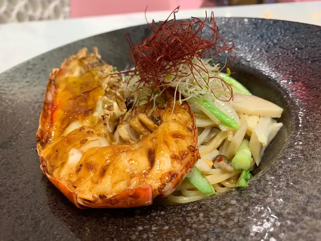 醬燒大頭蝦配香蒜辣椒意大利粉