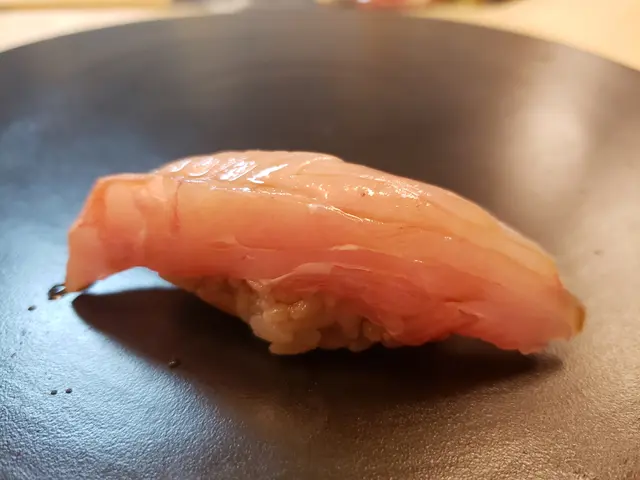 藍旗吞拿魚壽司