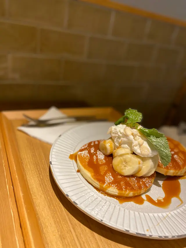 Salted  caramel  banana  pancake