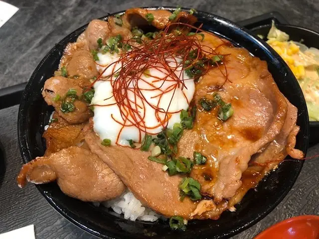 豚肉丼