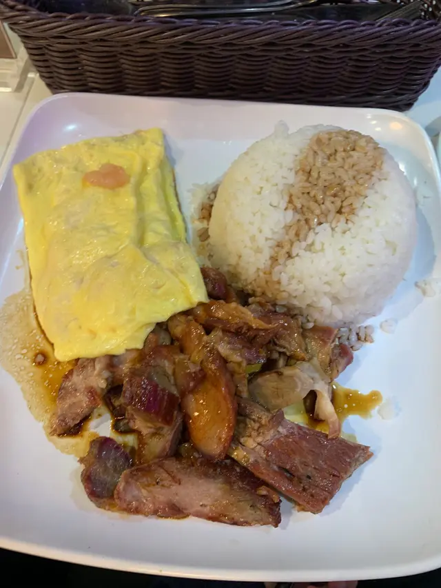 芙蓉蛋蝦仁叉燒飯