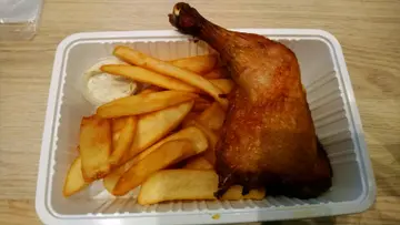 花盛鹽焗鷄脾配厚切薯條黑松露醬