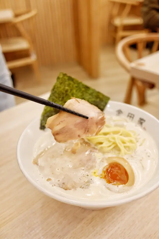 雞白湯豚骨拉麵