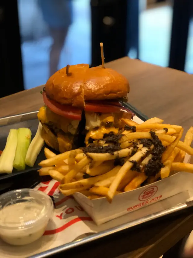 特色雙層芝士牛肉漢堡