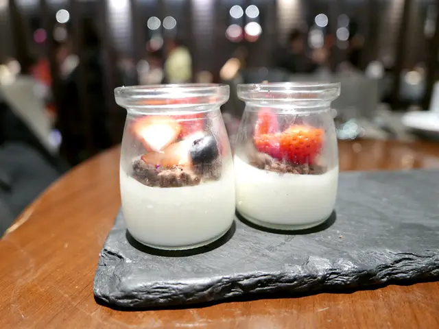 野莓脆脆乳酪杯