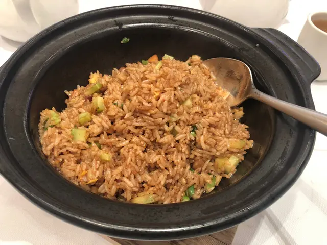 砂鍋鮑魚雞粒炒飯