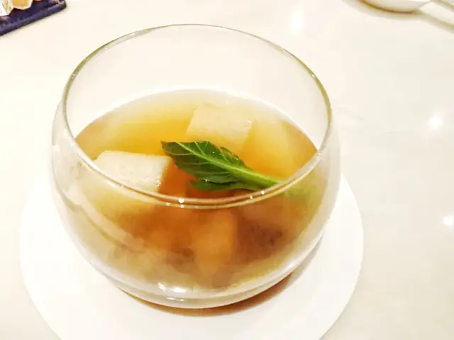 礦泉水松茸竹笙燉雙連