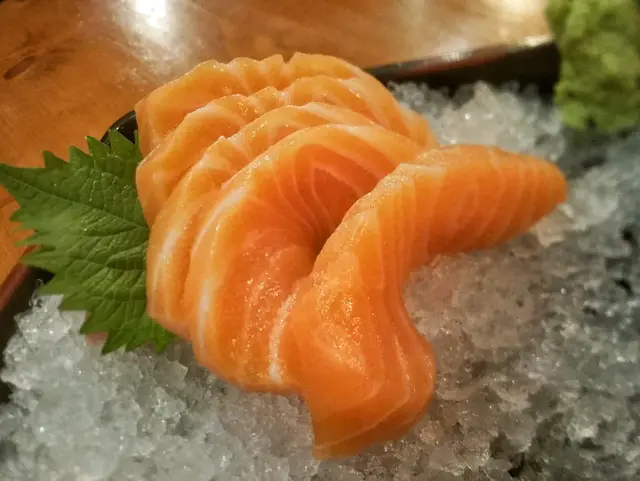 一碟五片,全部厚切,抵食!