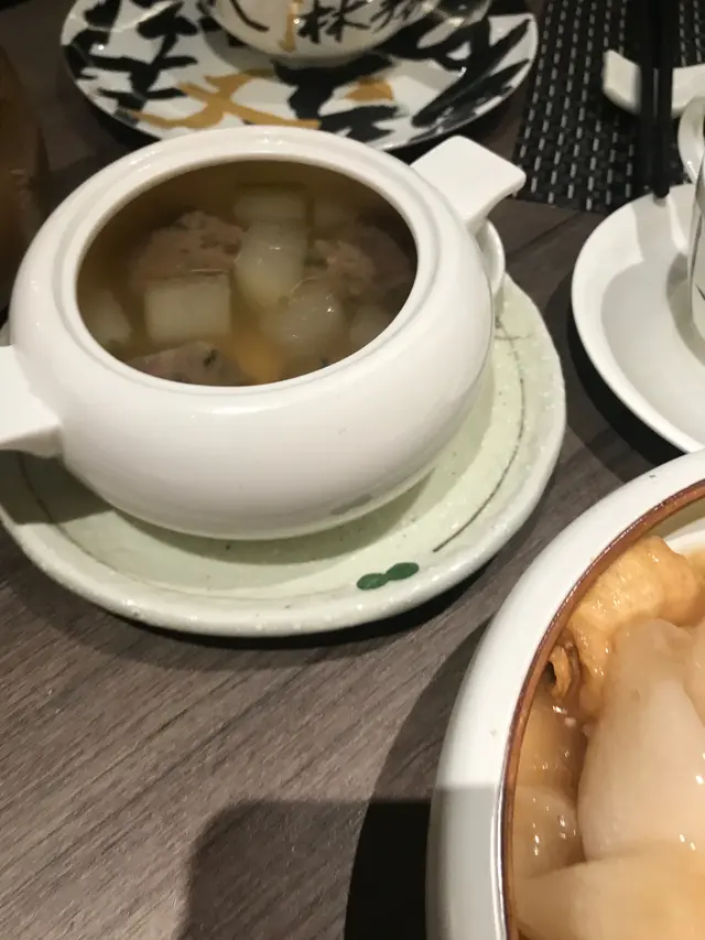 啲牛肉其實係蒸牛肉球咁味，但size就一半咁細粒，湯就好清，仲有加左D冬瓜粒