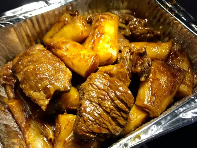 一口西冷牛瑞士汁炒腸粉