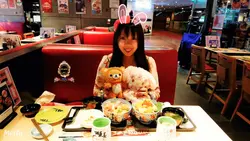 什锦刺身丼定食 + 海胆樱花丼定食 + 面豉汤 + 蔬菜沙律