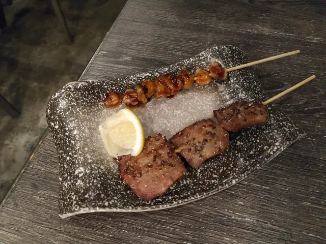 牛舌($40)、汁燒墨魚咀 (32)