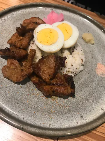 七味烧西班牙黑豚肉料理