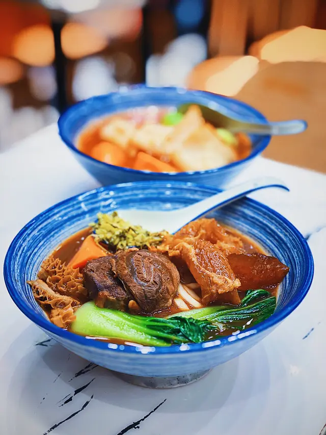 大呷紅燒滿漢三寶麵