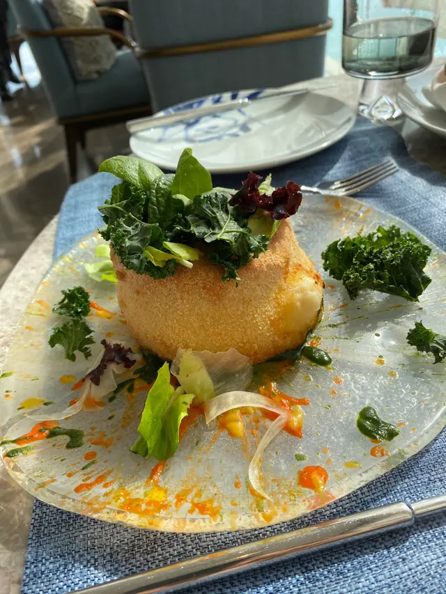 這個魚是炸的,有D像吃mashed potatoes,不過個擺盤好花心機,幾特別