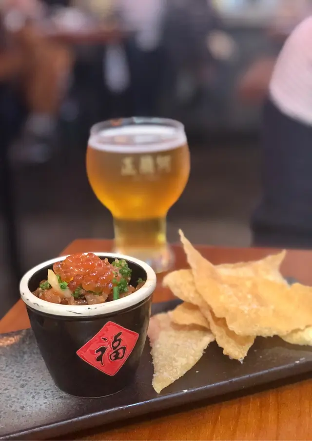 雙籽三杯風味三文魚他他配香脆雲吞皮