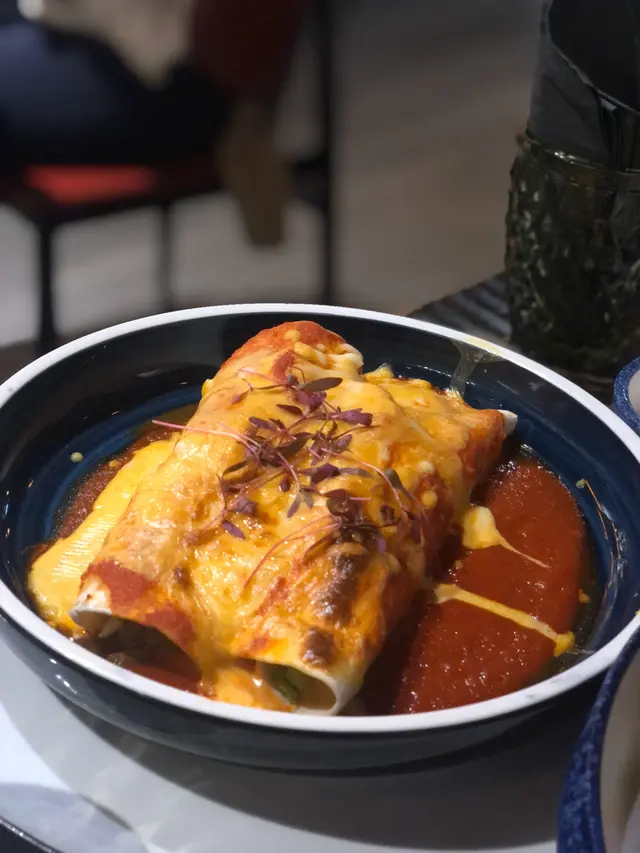 羊肉配厄瓜多爾醬 Enchiladas